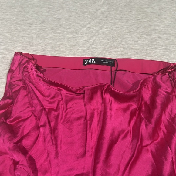 NWT hot pink ZARA skirt. Size Large. - Picture 2 of 4